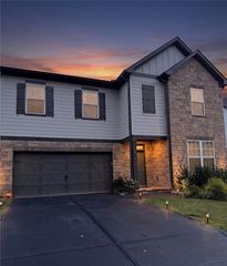 215 Foxhill Drive, Dawsonville, GA 30534