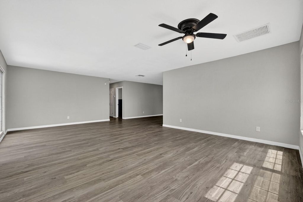 Image 12 of property listing at 1027 BEL AIRE DRIVE, Daytona Beach, FL 32118