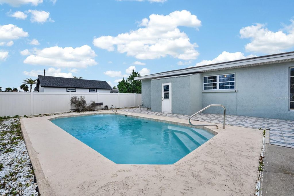 Image 32 of property listing at 1027 BEL AIRE DRIVE, Daytona Beach, FL 32118