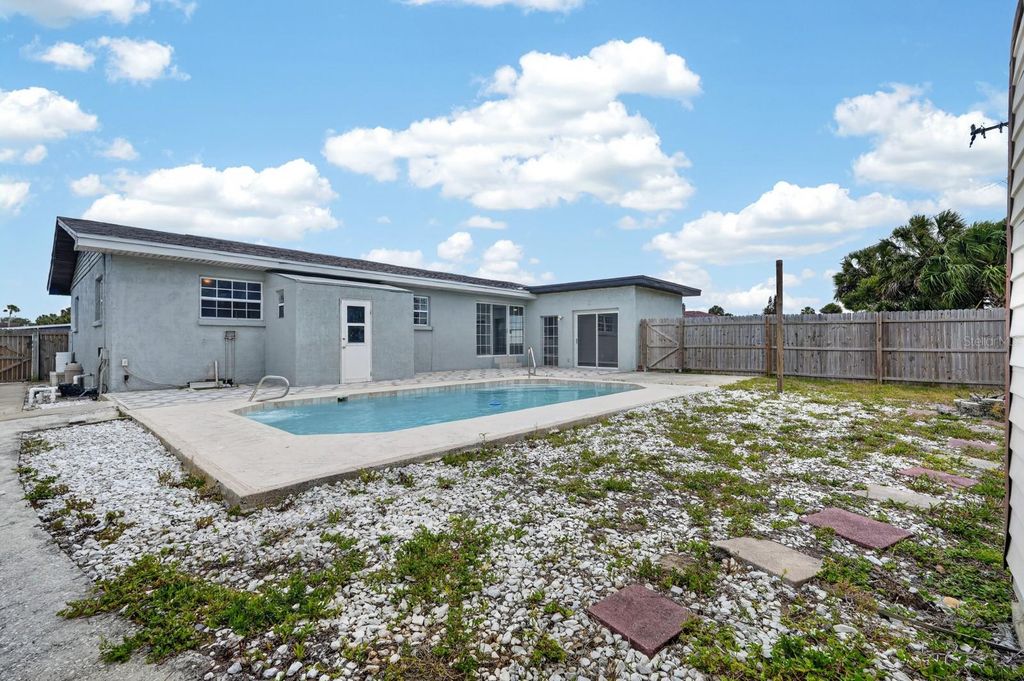 Image 35 of property listing at 1027 BEL AIRE DRIVE, Daytona Beach, FL 32118