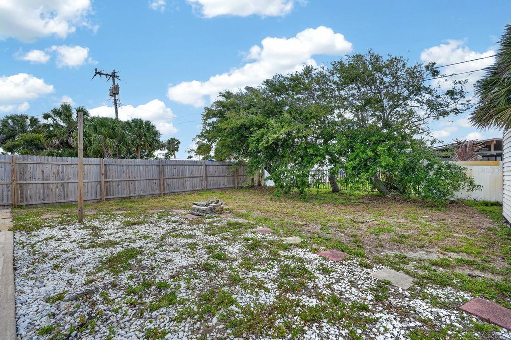 Image 37 of property listing at 1027 BEL AIRE DRIVE, Daytona Beach, FL 32118