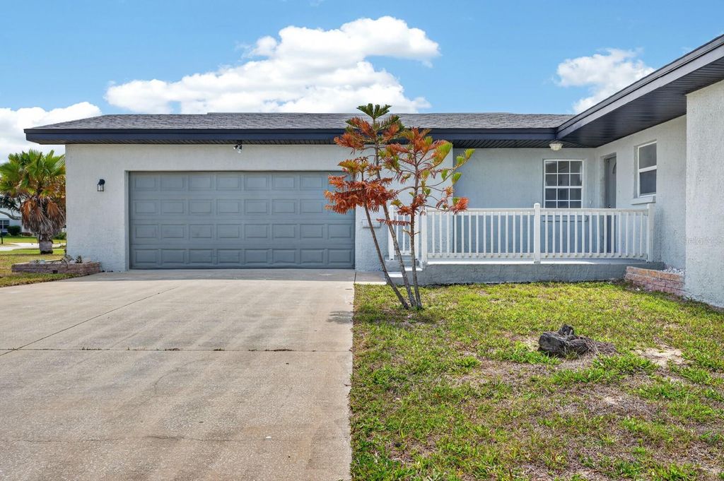 Image 5 of property listing at 1027 BEL AIRE DRIVE, Daytona Beach, FL 32118