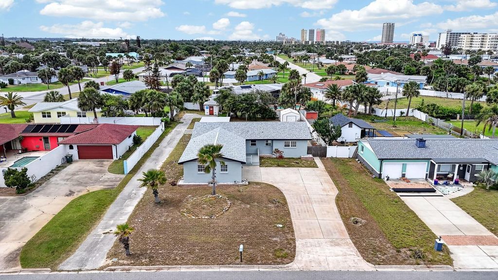Image 41 of property listing at 1027 BEL AIRE DRIVE, Daytona Beach, FL 32118