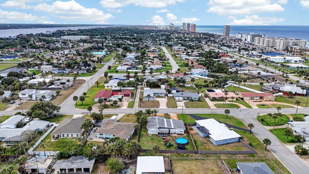 Image 44 of property listing at 1027 BEL AIRE DRIVE, Daytona Beach, FL 32118