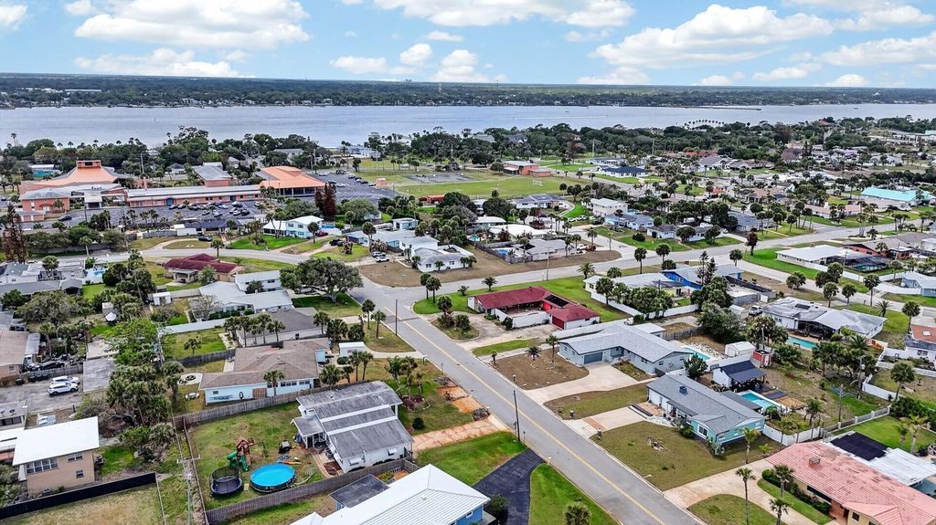 Image 45 of property listing at 1027 BEL AIRE DRIVE, Daytona Beach, FL 32118