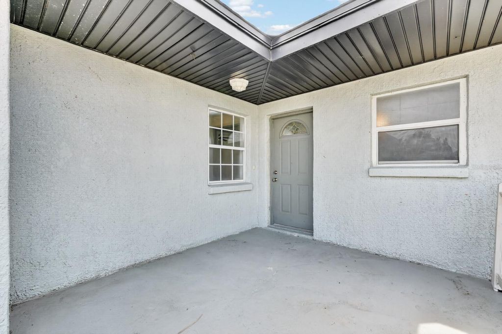 Image 6 of property listing at 1027 BEL AIRE DRIVE, Daytona Beach, FL 32118