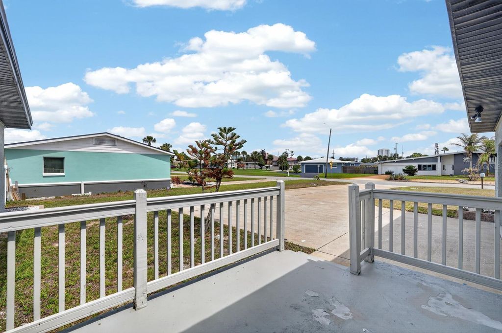 Image 7 of property listing at 1027 BEL AIRE DRIVE, Daytona Beach, FL 32118
