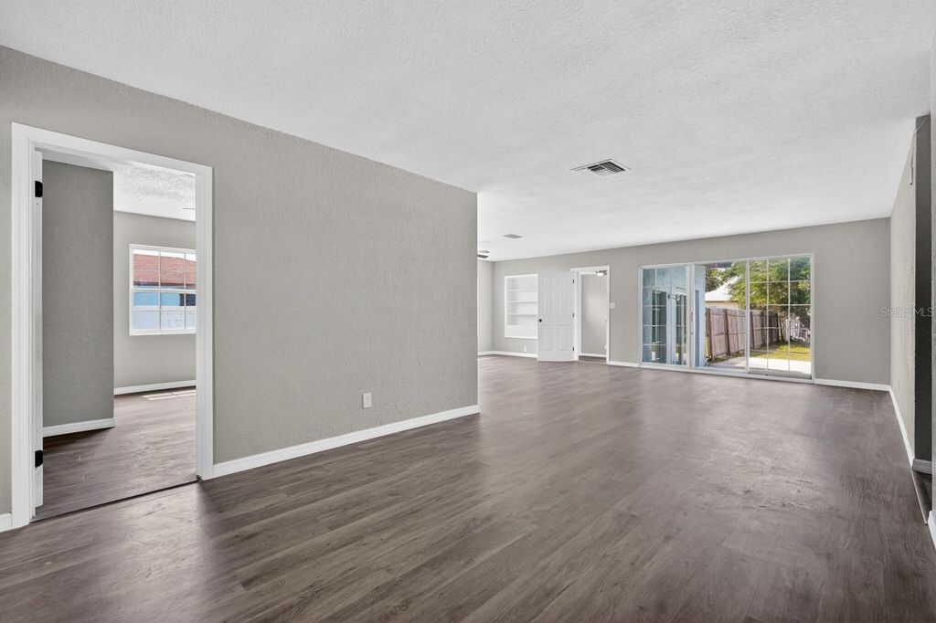 Image 8 of property listing at 1027 BEL AIRE DRIVE, Daytona Beach, FL 32118