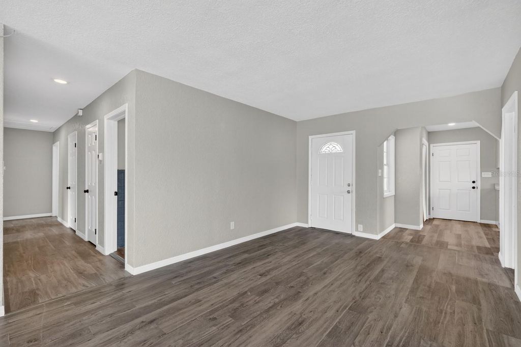 Image 9 of property listing at 1027 BEL AIRE DRIVE, Daytona Beach, FL 32118