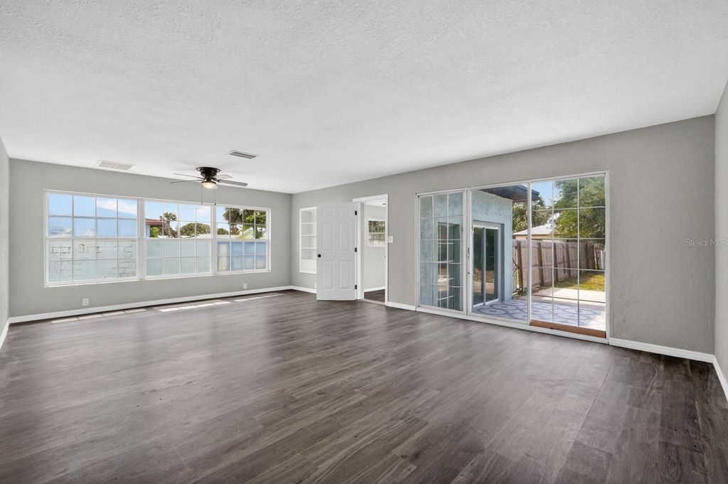 Image 10 of property listing at 1027 BEL AIRE DRIVE, Daytona Beach, FL 32118