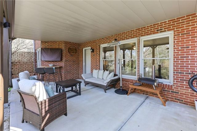 934 Glenwood Drive, Gainesville, GA 30501