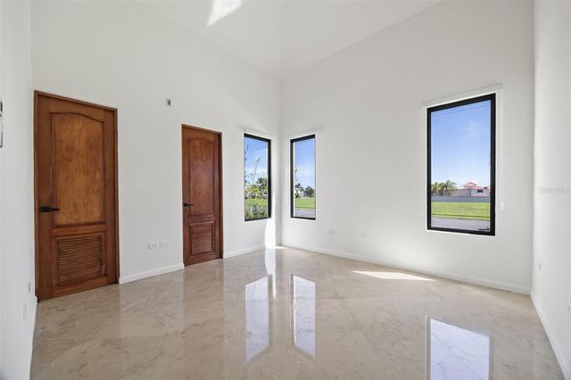 G21 PASEO GALICIA, Vega Alta, PR 00692