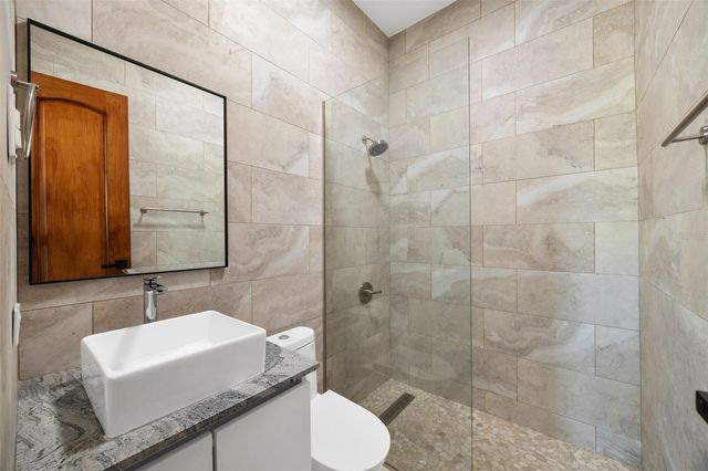 G21 PASEO GALICIA, Vega Alta, PR 00692