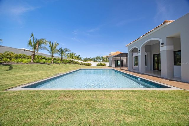 G21 PASEO GALICIA, Vega Alta, PR 00692