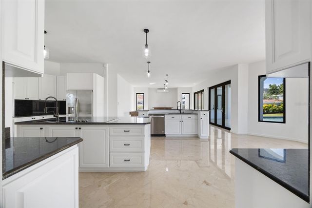 G21 PASEO GALICIA, Vega Alta, PR 00692