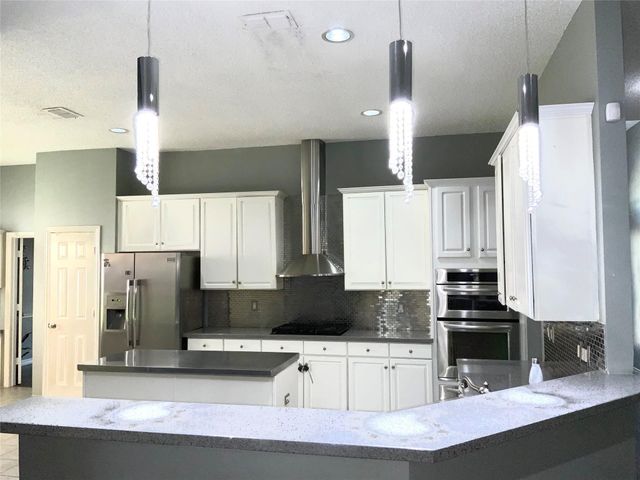 9709 Raven Lane, Irving, TX 75063