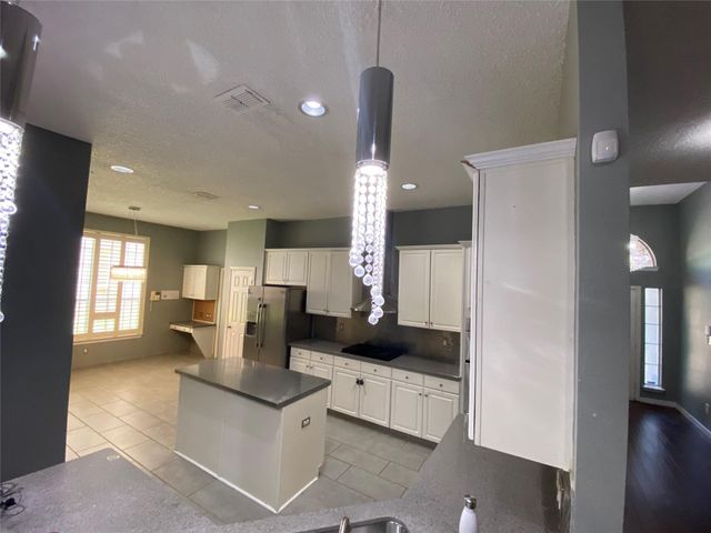 9709 Raven Lane, Irving, TX 75063