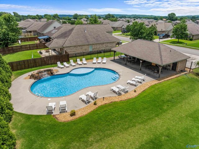 209 Olde Dogwood Trail, Priceville, AL 35603