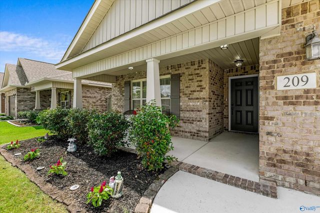209 Olde Dogwood Trail, Priceville, AL 35603