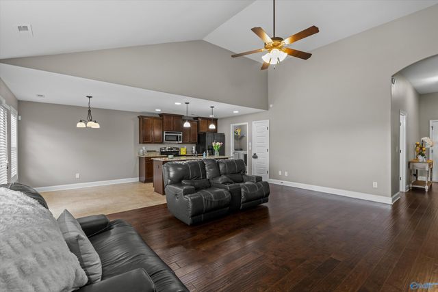 209 Olde Dogwood Trail, Priceville, AL 35603