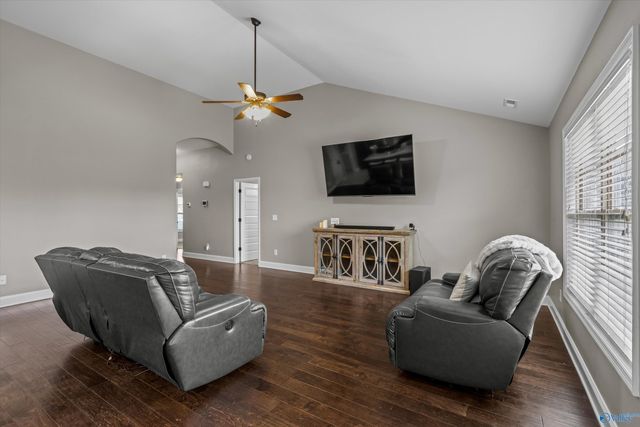 209 Olde Dogwood Trail, Priceville, AL 35603