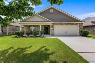 209 Olde Dogwood Trail, Priceville, AL 35603