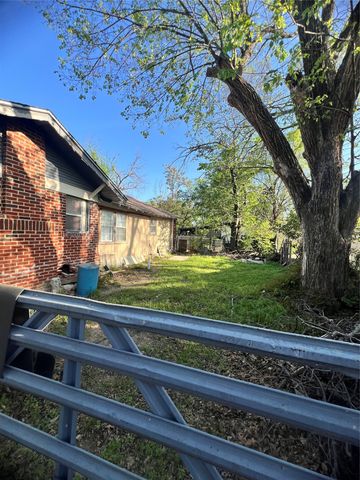 3208 Knox Street, Fort Worth, TX 76119
