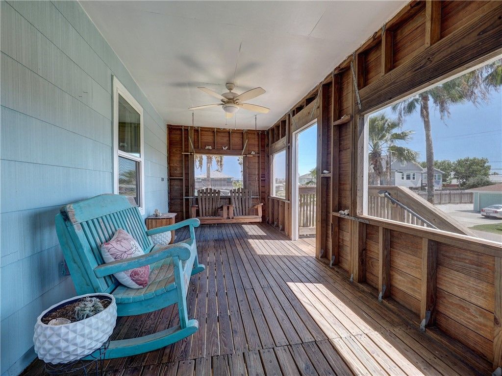 321 S Gulf St, Port Aransas, TX 78373 — photo 3