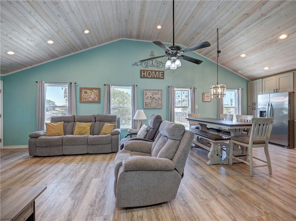 321 S Gulf St, Port Aransas, TX 78373 — photo 5