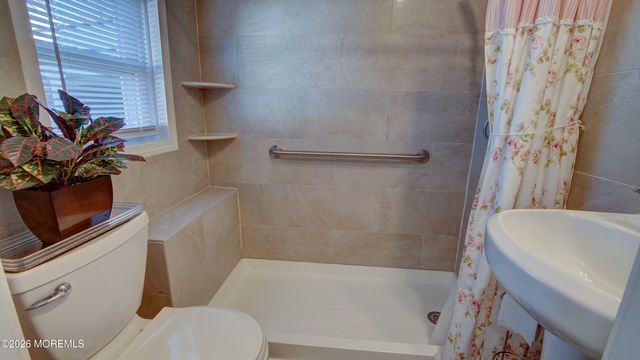 133 Poole Avenue, Union Beach, NJ 07735