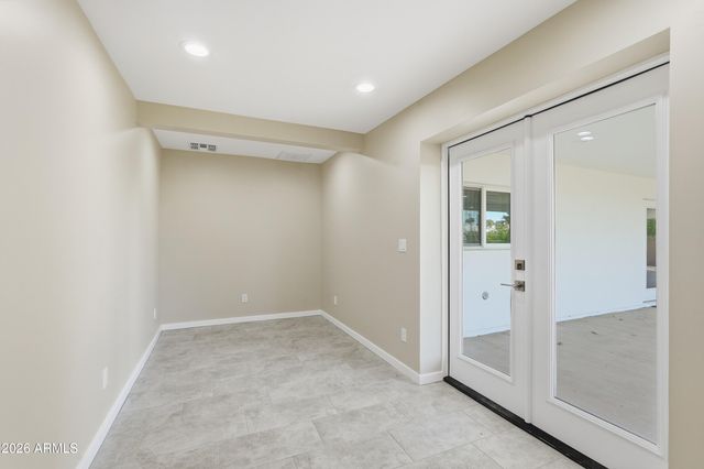 2329 E Enrose Street, Mesa, AZ 85213