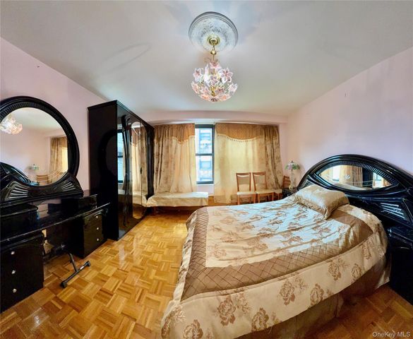 61-45 98th Street 12 F, Rego Park, NY 11374
