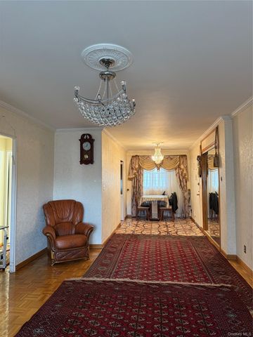61-45 98th Street 12 F, Rego Park, NY 11374