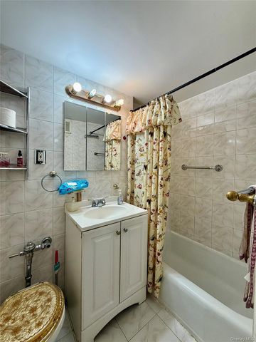 61-45 98th Street 12 F, Rego Park, NY 11374