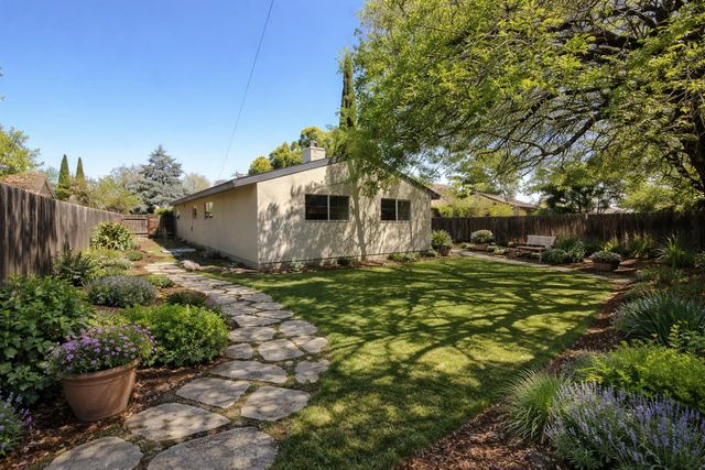 2234 E University Avenue, Fresno, CA 93703