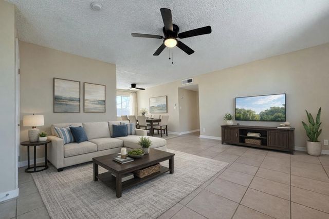 2234 E University Avenue, Fresno, CA 93703