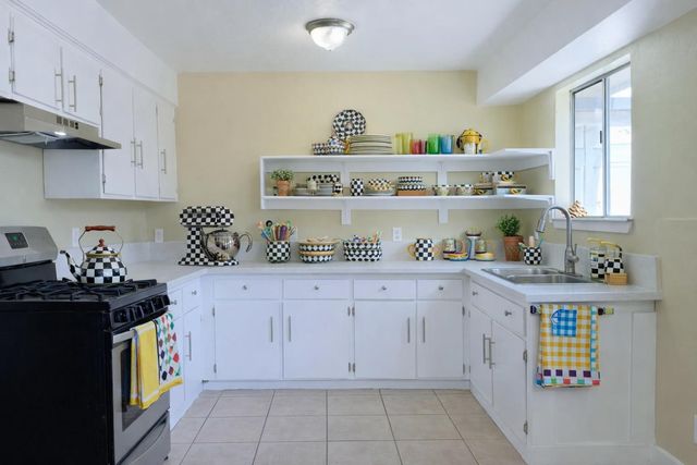 2234 E University Avenue, Fresno, CA 93703