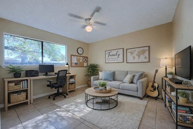 2234 E University Avenue, Fresno, CA 93703