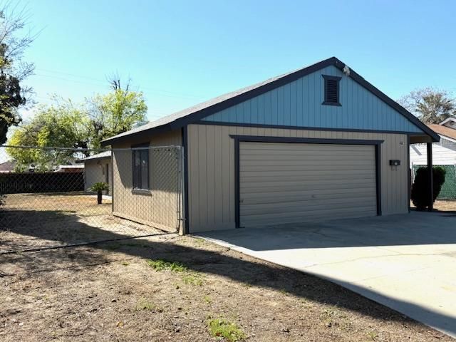 2234 E University Avenue, Fresno, CA 93703