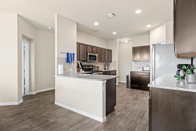 404 Cassandra DR, Hutto, TX 78634