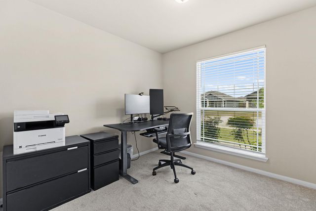 404 Cassandra DR, Hutto, TX 78634