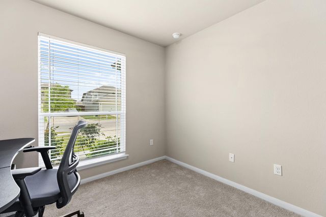 404 Cassandra DR, Hutto, TX 78634