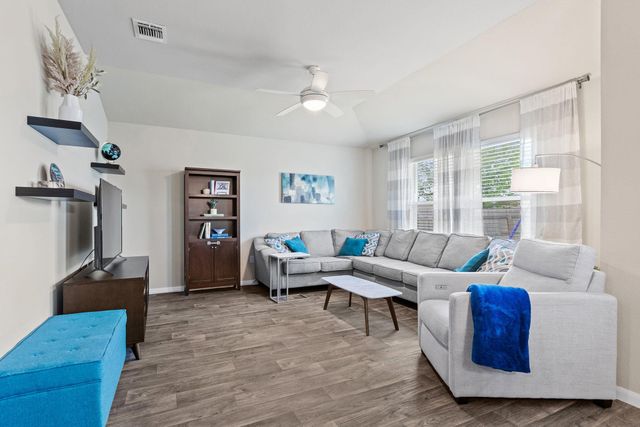 404 Cassandra DR, Hutto, TX 78634