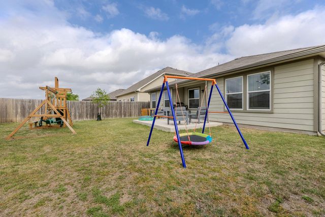 404 Cassandra DR, Hutto, TX 78634