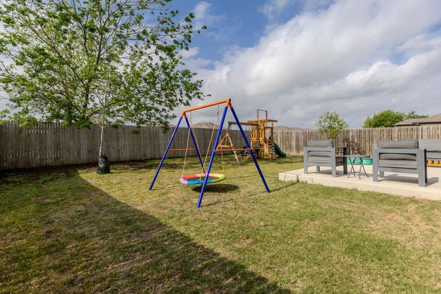 404 Cassandra DR, Hutto, TX 78634