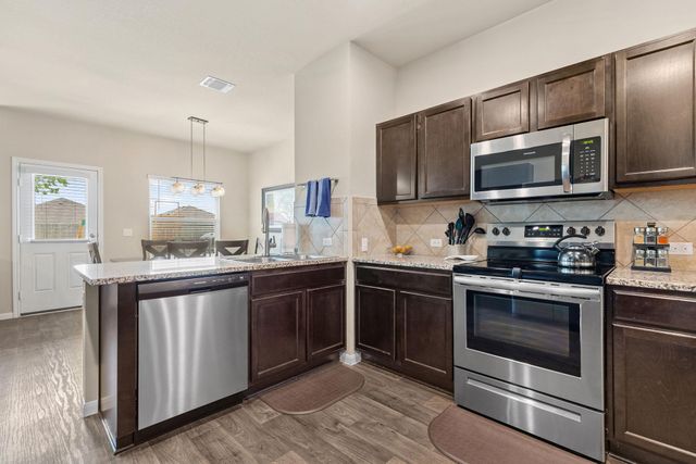 404 Cassandra DR, Hutto, TX 78634