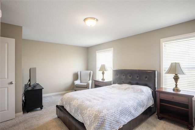 7904 Cottonwood Lane, West Des Moines, IA 50266