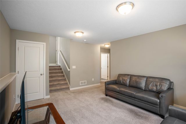 7904 Cottonwood Lane, West Des Moines, IA 50266