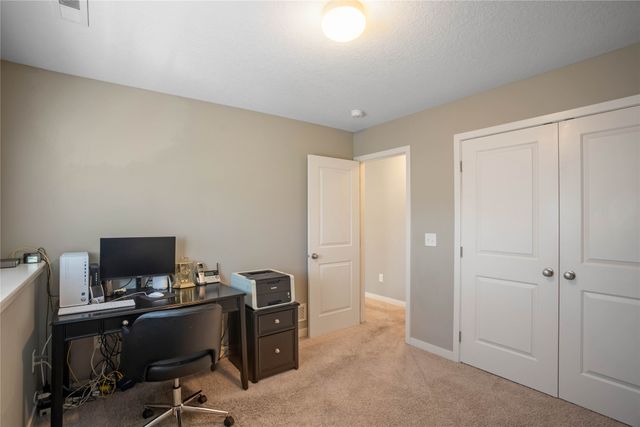 7904 Cottonwood Lane, West Des Moines, IA 50266