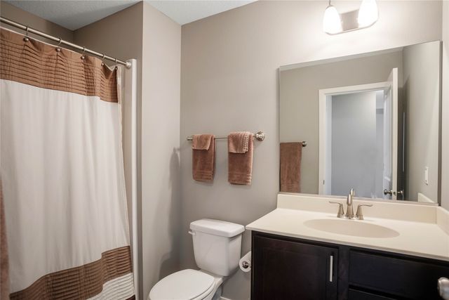 7904 Cottonwood Lane, West Des Moines, IA 50266